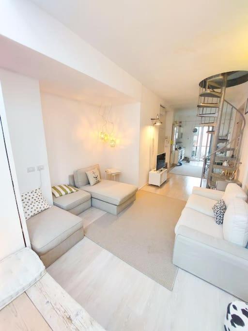 Design&Terrazzo A 5 Min Dal Centro - Laura'S House Apartment Milan Bagian luar foto